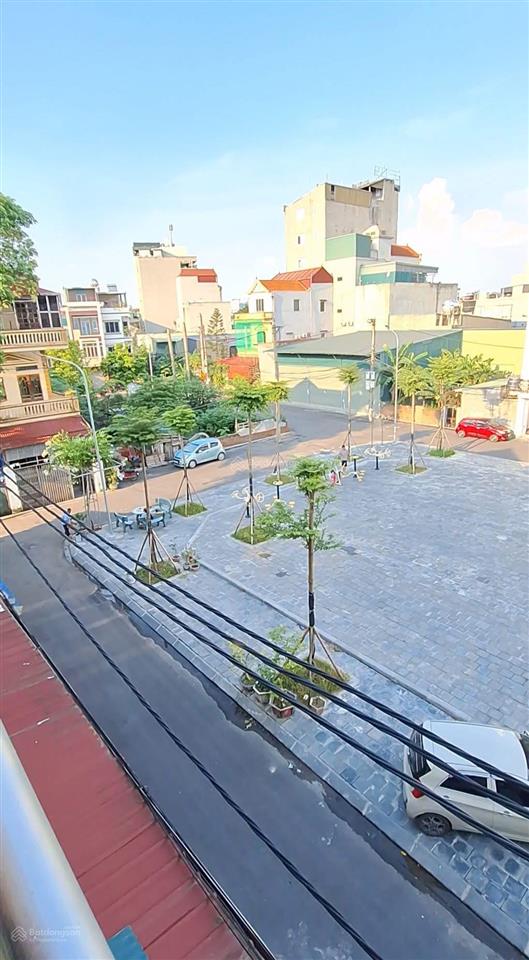 Gia đình chuyển vào nam sinh sống cần bán căn nhà 3 tầng dt 60m2 view công viên kim chung đa  hn