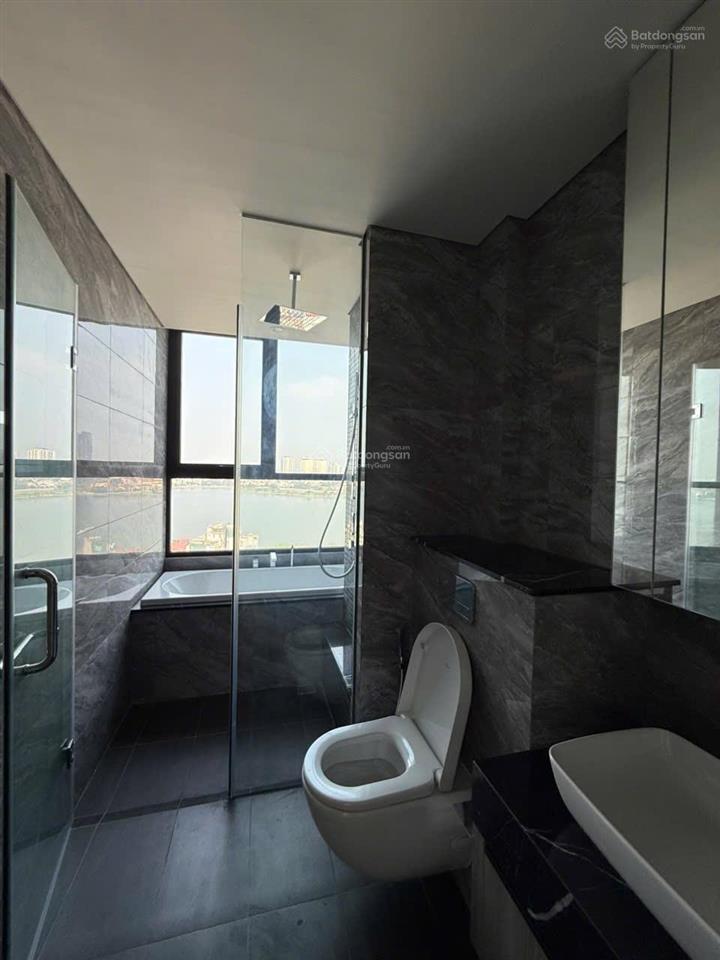 Bán căn heritage 3 ngủ view trực diện hồ tây 145m2 tầng trung  đồ cơ bản  giá 35,5 tỷ bao phí