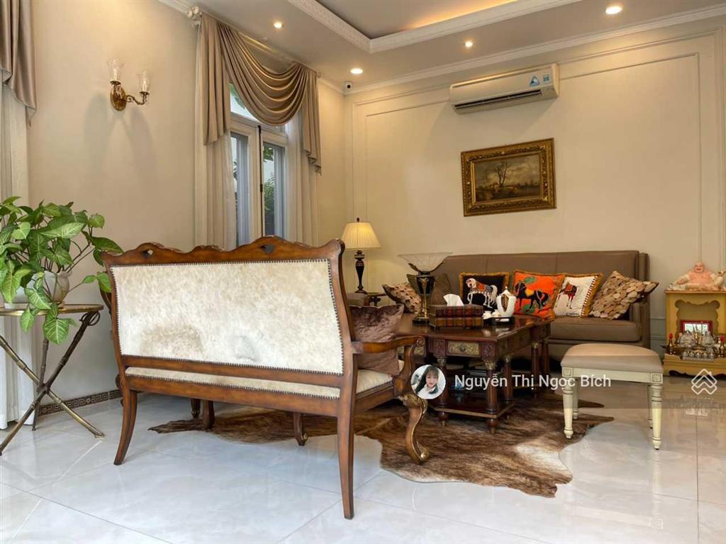 Cần bán biệt thự góc nam thiên, phú mỹ hưng, quận 7, giá thấp nhất khu, nhà hồ bơi và nội thất mới