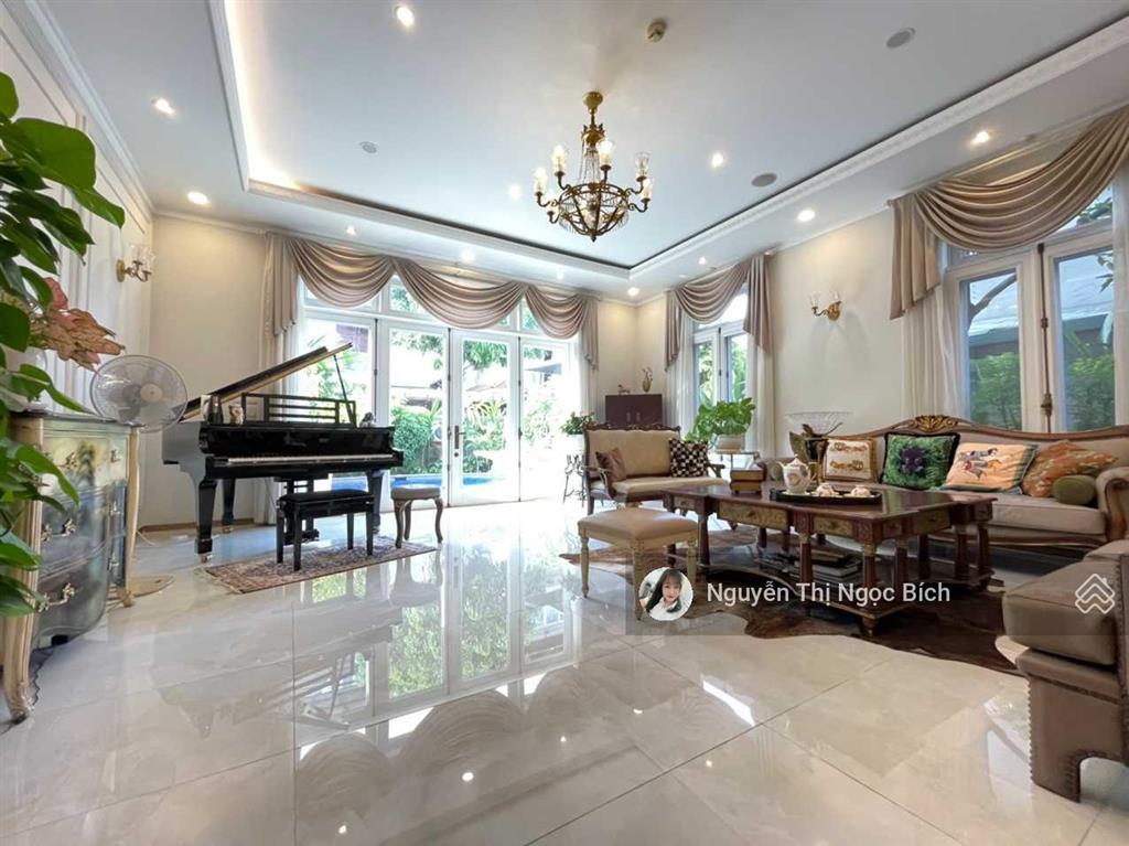 Cần bán biệt thự góc nam thiên, phú mỹ hưng, quận 7, giá thấp nhất khu, nhà hồ bơi và nội thất mới