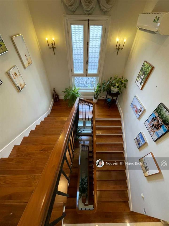 Cần bán biệt thự góc nam thiên, phú mỹ hưng, quận 7, giá thấp nhất khu, nhà hồ bơi và nội thất mới