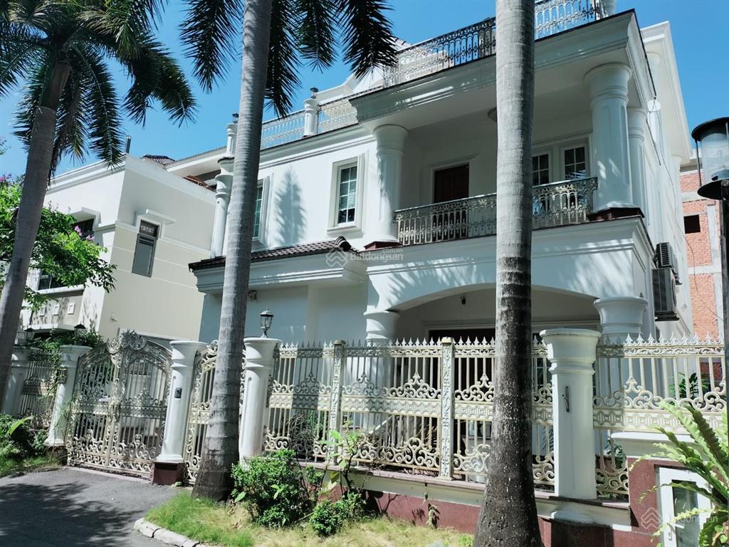 Bán căn góc hai mặt tiền biệt thự đơn lập nam thông 3, phú mỹ hưng nhà đẹp giá đầu tư 103 tỷ có tl