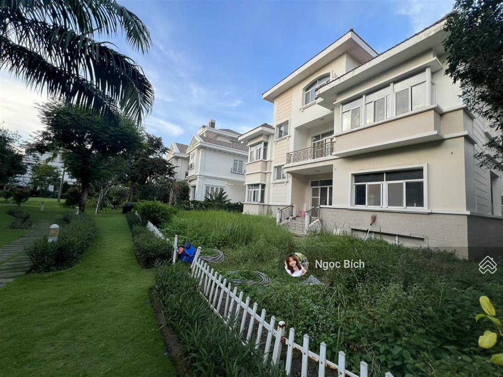 Cần bán biệt thự chateau vip nhất phú mỹ hưng  giá tốt nhất thị trường 209 tỷ. hiện trạng thô