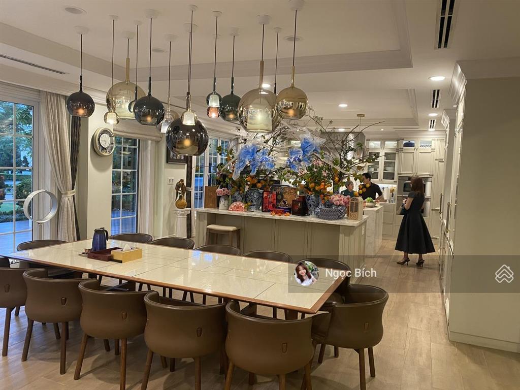 Cần bán biệt thự chateau vip nhất phú mỹ hưng  giá tốt nhất thị trường 209 tỷ. hiện trạng thô