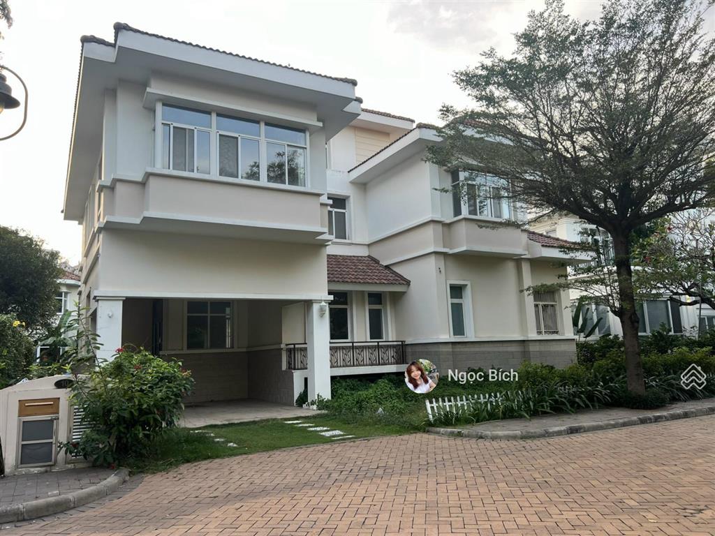 Cần bán biệt thự chateau vip nhất phú mỹ hưng  giá tốt nhất thị trường 209 tỷ. hiện trạng thô