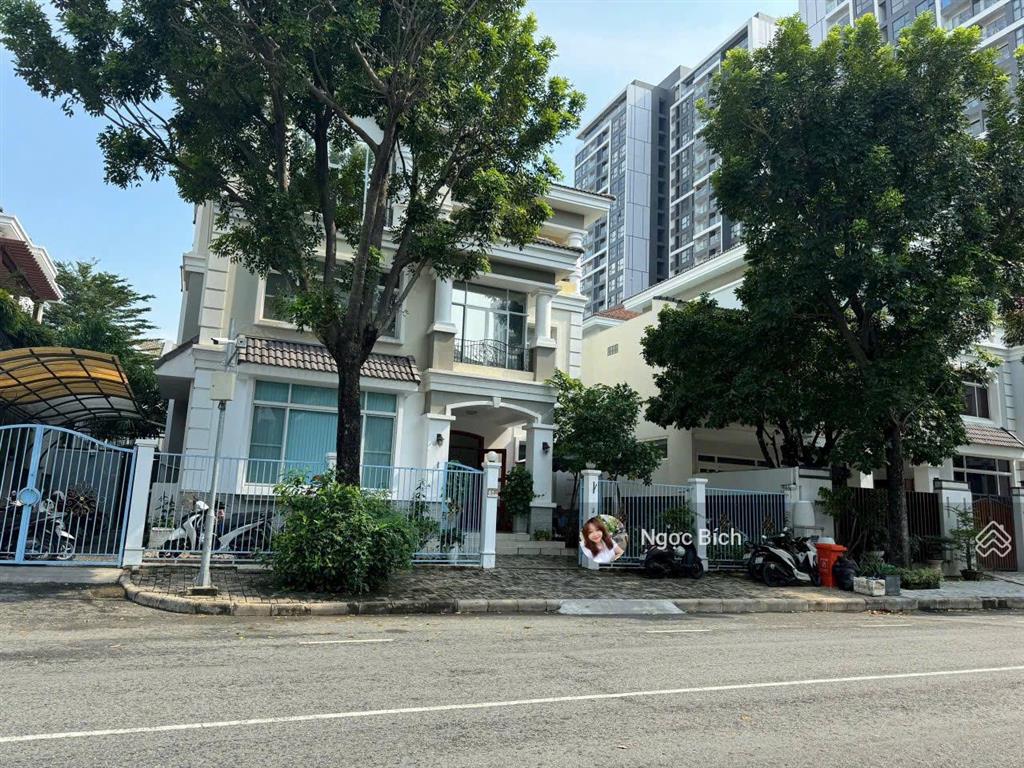 Bán biệt thự đơn lập mỹ văn phú mỹ hưng giá tốt nhất chỉ 104 tỷ! gọi 0931 155 *** bích để xem nhà