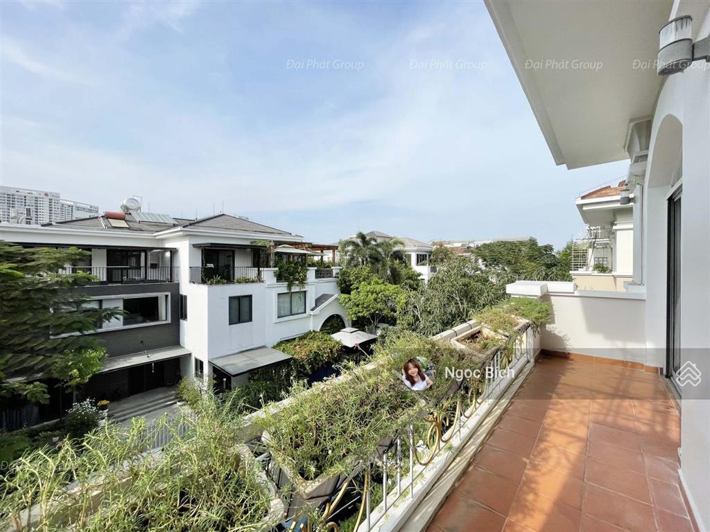 Bán biệt thự mỹ gia giá 62 tỷ, nhà đối diện công viên, đầy đủ nội thất. giá tốt nhất hiện nay