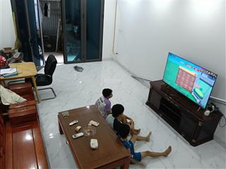 2 tỷ 80m2 xây mơi 2 phòng ngủ  60m ra phó  ngõ 2.5m  định công