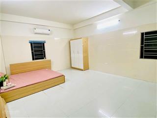 Phòng đẹp giá rẻ có ban công cửa sổ  gần cđ fpt, công nghiệp, thương mại