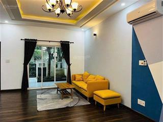 Cho thuê nhà ecolakes 3 phòng ngủ full nội thất, có bảo vệ, hồ bơi
