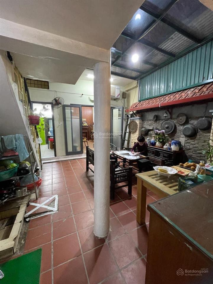 Nhà mặt ngõ 135 phố đội cấn 98m2, vỉa hè 3m, ngõ 8m, 2 ô tô tránh, 30m ra phố, view hồ đầm tròn