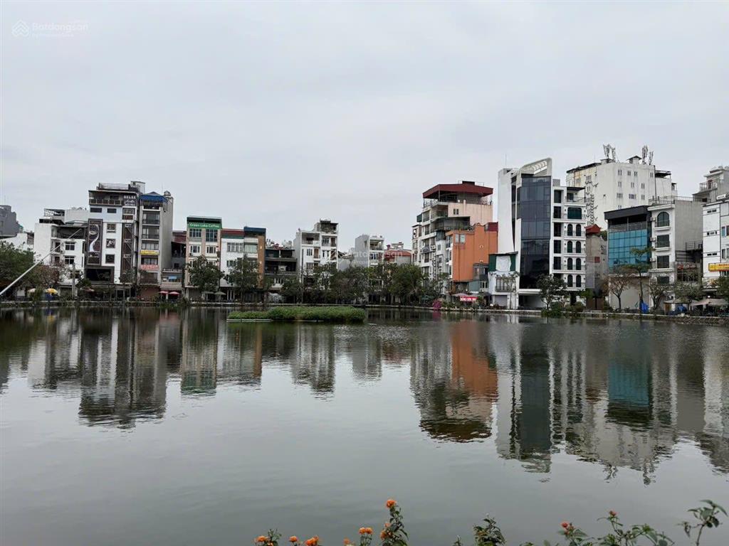 Nhà mặt ngõ 135 phố đội cấn 98m2, vỉa hè 3m, ngõ 8m, 2 ô tô tránh, 30m ra phố, view hồ đầm tròn