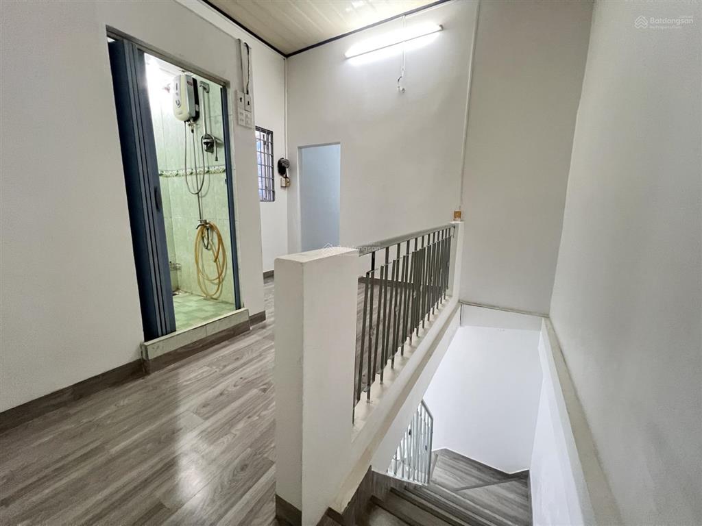 Siêu phẩm đường trường sa, p. cầu kiệu  hxh thông sát mặt tiền  5 tầng btct  4 phòng ngủ lớn 5wc