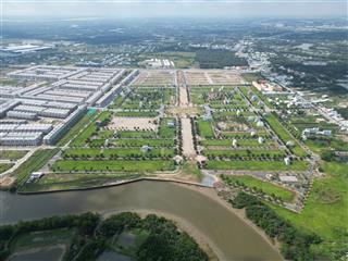 Khách cần tiền bán lô c1 80m2 đường 15m, giá 2.4 tỷ, b1.35 2.9 tỷ, bán f0 dự án the 826 ec