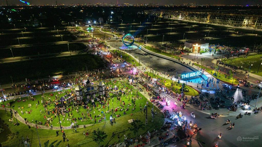 The 826ec cần bán nền cặp shophouse liền kề view kênh ánh sáng 80m2, thích hợp mua ở kèm kinh doanh