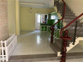 Cần cho thuê nhanh nhà riêng có 3 phòng ngủ và sân thượng hẻm 306 võ văn hát, phường long trường