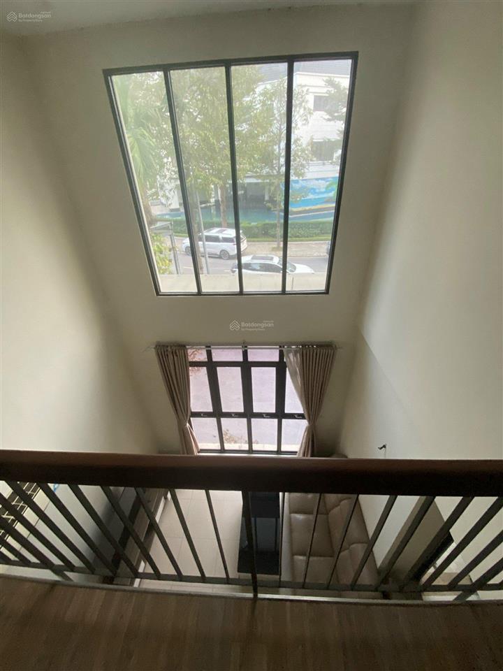 Năng hải villas  cho thuê siêu phẩm mặt hồ vinhomes thăng long, 256m2, giá từ 14tr, 0973 931 ***