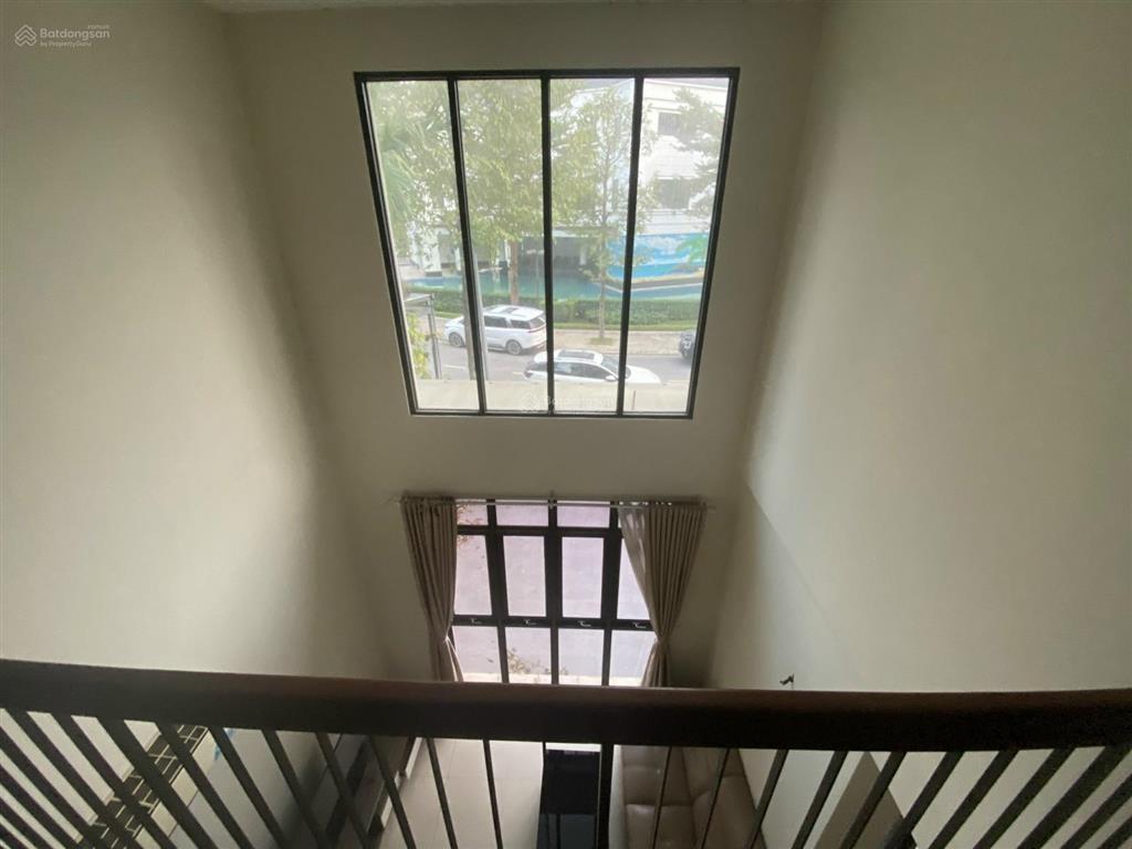 Năng hải villas  cho thuê siêu phẩm mặt hồ vinhomes thăng long, 256m2, giá từ 14tr, 0973 931 ***