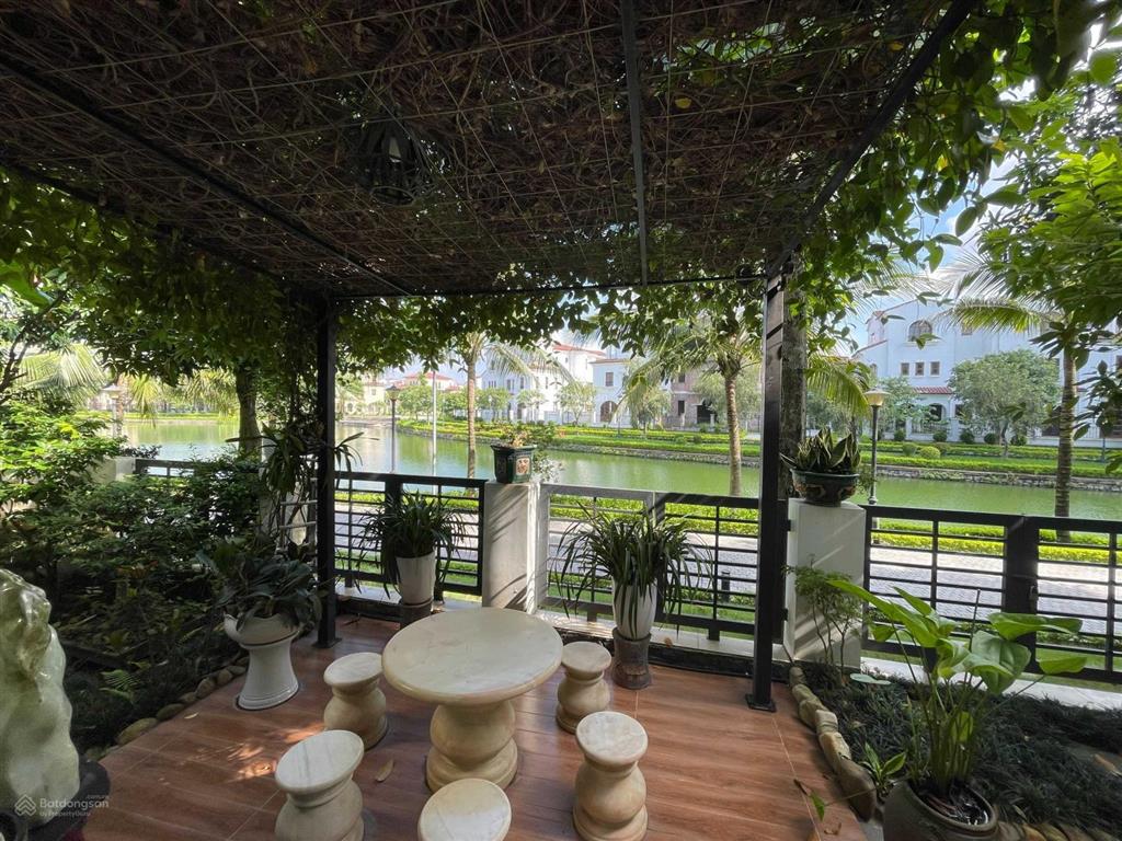 Năng hải villas bán nhanh biệt thự mặt hồ vinhomes thăng long cực vip, 222m2 full nội thất, 42 tỷ