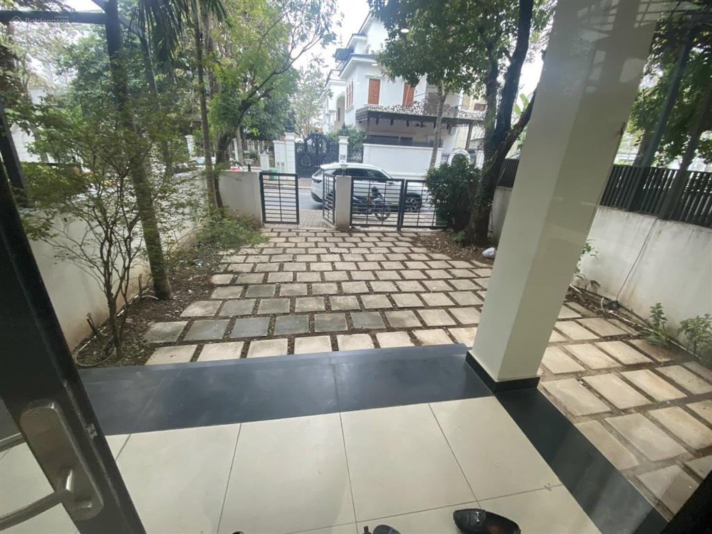 Năng hải villas  xác thực chính chủ  cần bán gấp btsl lô góc mặt hồ, nội thất cao cấp 38 tỷ 194m2