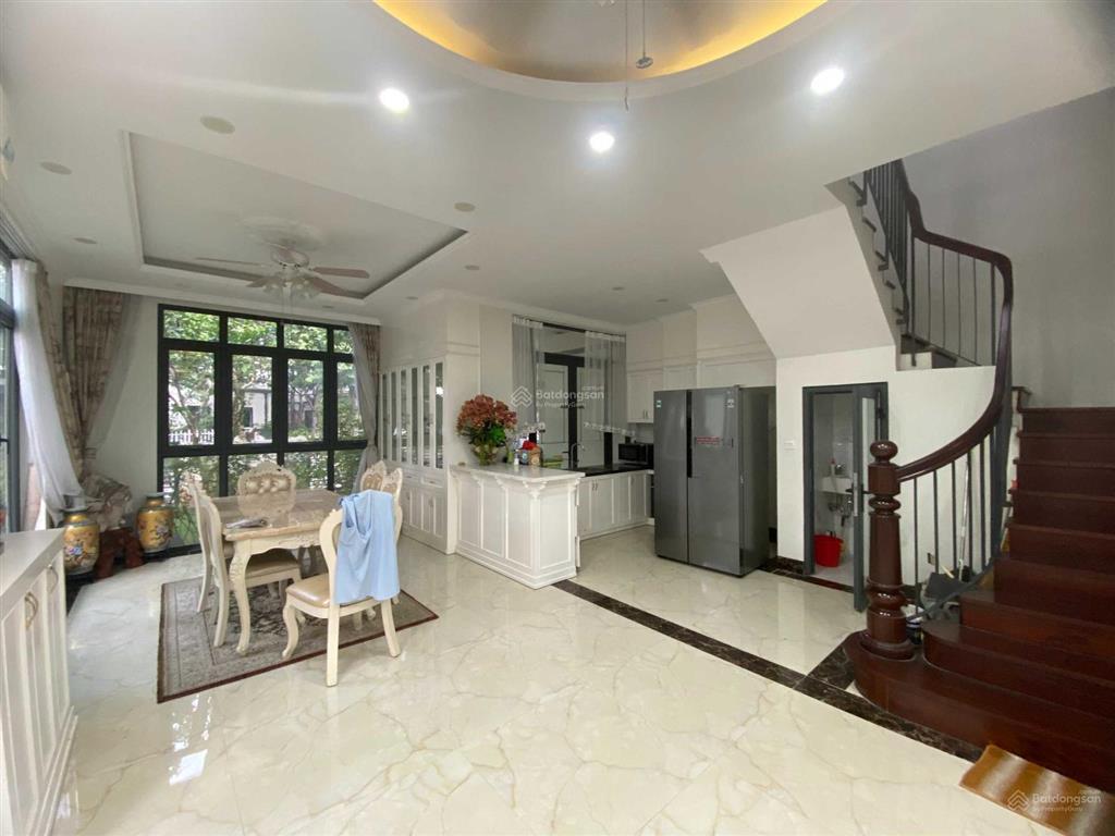 Năng hải villas  xác thực chính chủ  cần bán gấp btsl lô góc mặt hồ, nội thất cao cấp 38 tỷ 194m2