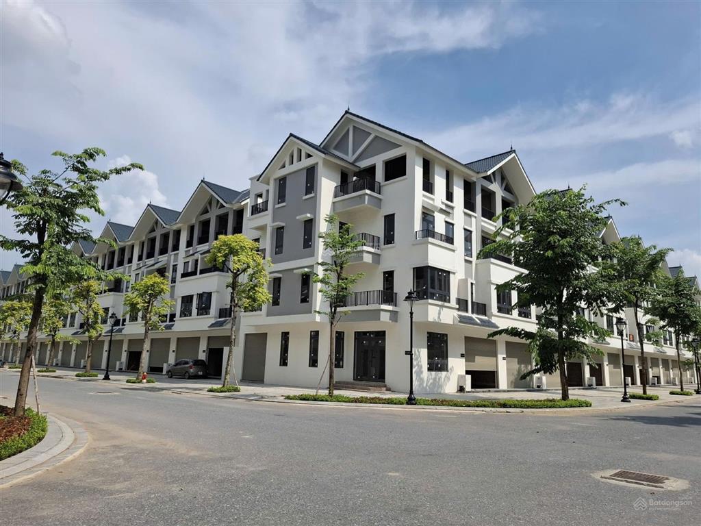 Chính chủ bán liền kề đông dương diện tích 100m2 xây 4,5 tầng mặt tiền 5m đường 17m