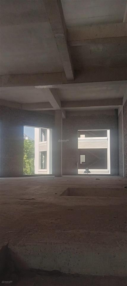 Chính chủ bán liền kề đông dương diện tích 100m2 xây 4,5 tầng mặt tiền 5m đường 17m