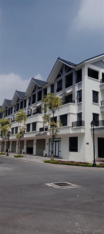 Chính chủ bán liền kề đông dương diện tích 100m2 xây 4,5 tầng mặt tiền 5m đường 17m