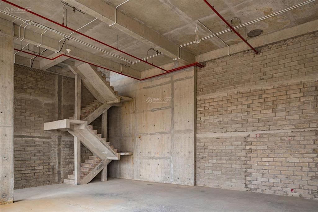 Chính chủ bán shophouse chân đế tòa the wisteria ngay mặt đường ql32 giá 29 tỷ phù hợp kinh doanh