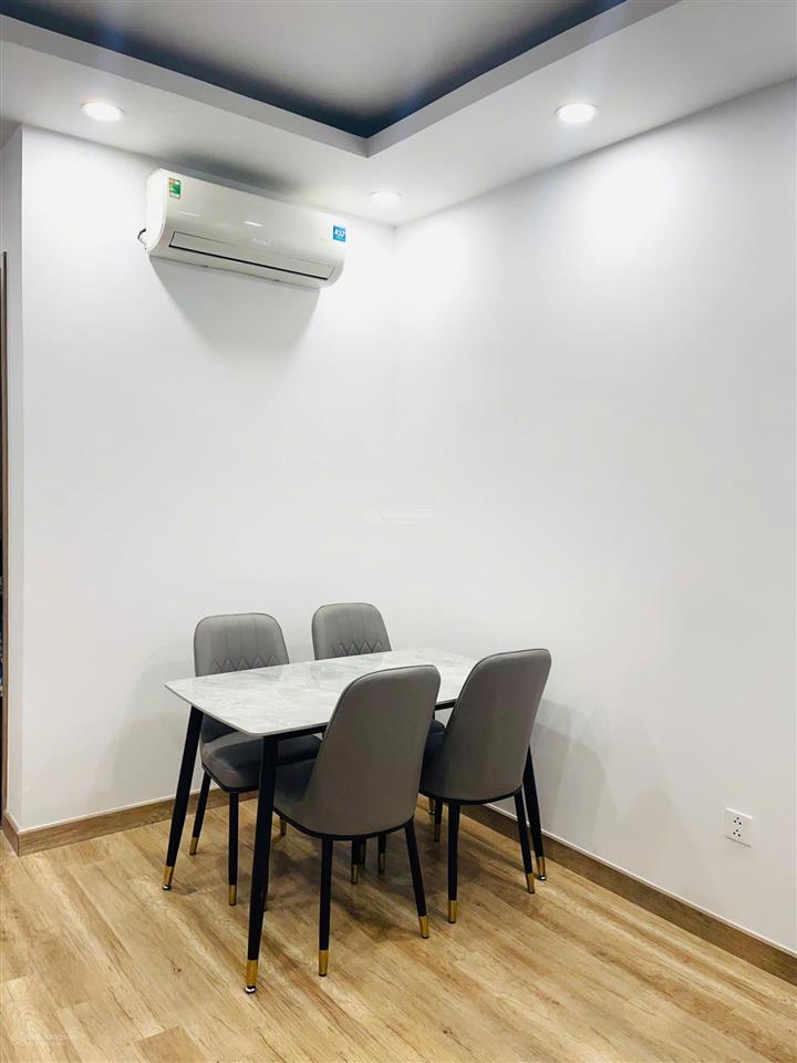 Chuyển công việc chủ bán căn hộ 2pn 73m full nội thất tại the wisteria