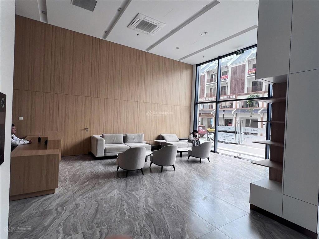 Chuyển công việc chủ bán căn hộ 2pn 73m full nội thất tại the wisteria