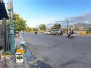 Cho thuê nhà mặt tiền kinh doanh ăn nên làm ra, sầm uất tại bờ kè diên khánh