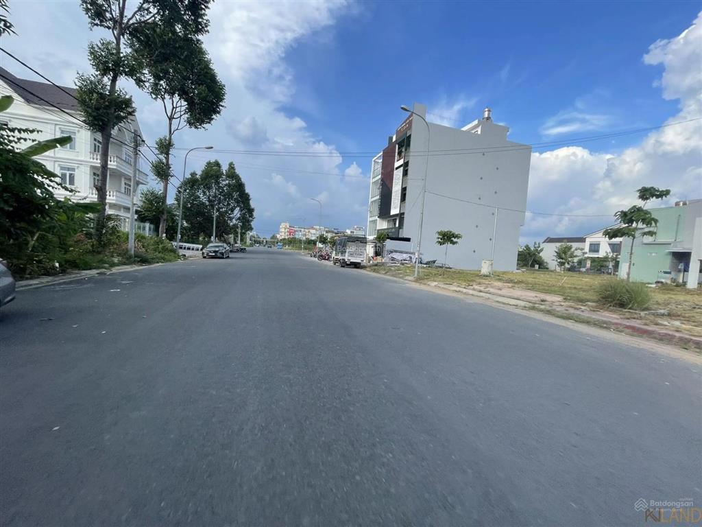Bán nền đất mặt tiền thị trấn cần đước cách ubnd huyện 800m giá rẻ