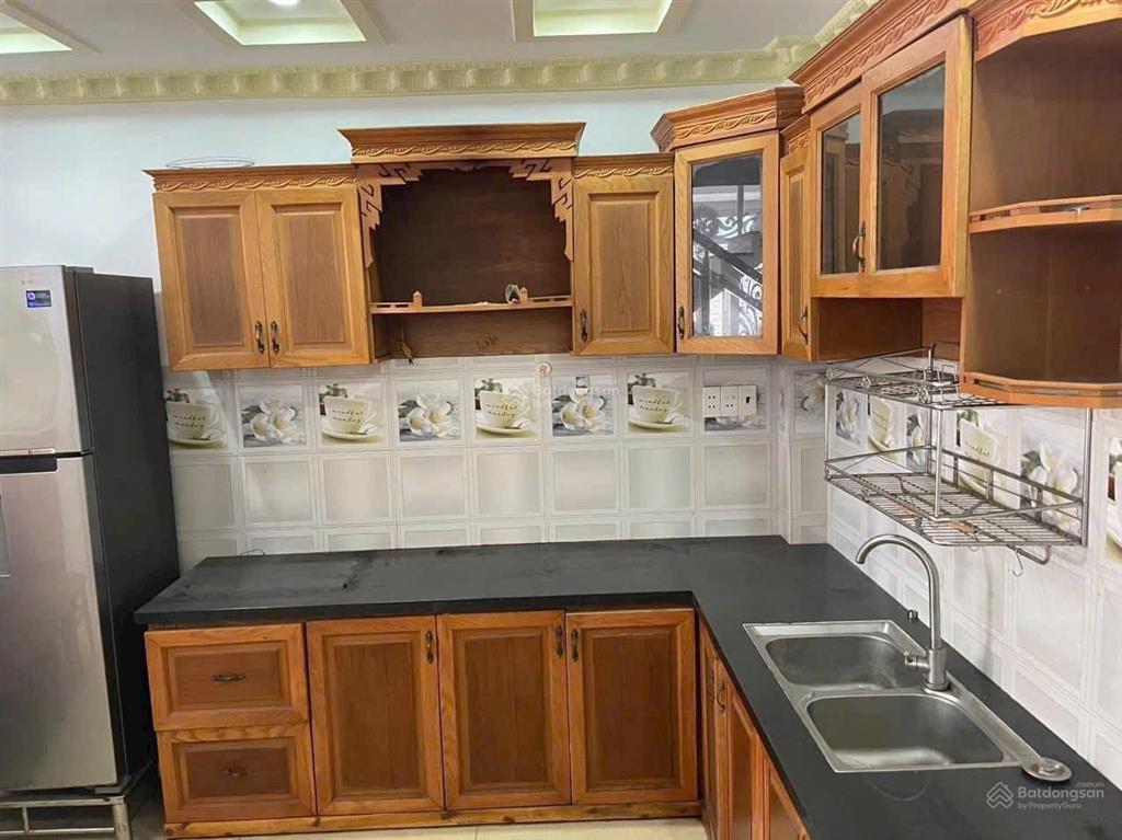 Nhà phố shr hoàn công đầy đủ 4pn 5vs hẻm nhựa 8m