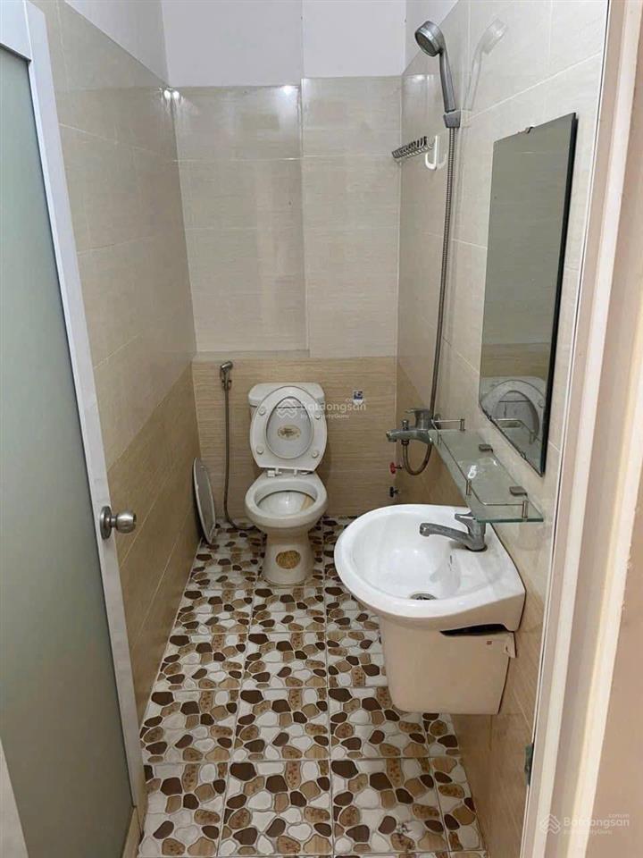 Nhà phố shr hoàn công đầy đủ 4pn 5vs hẻm nhựa 8m