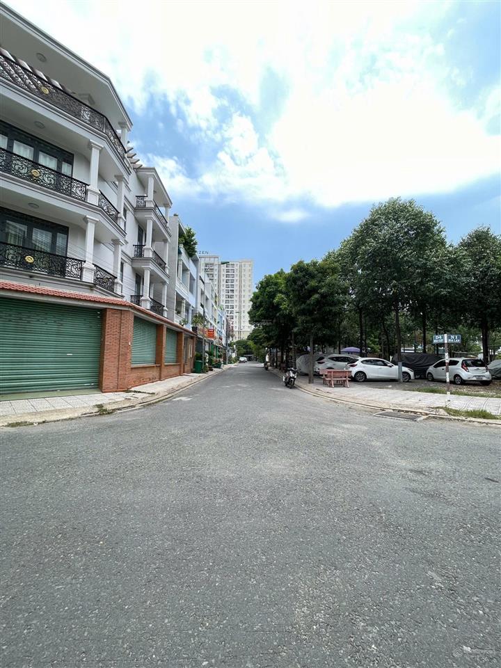 Bán căn nhà phố khu hiệp thành city q12 chỉ hơn 8 tỷ