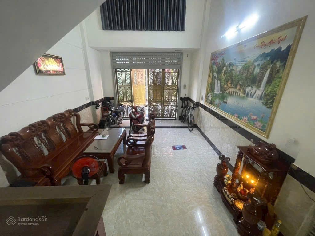 Nhà phố mới 4pn 5vs hẽm thông giá chỉ có 5,95 tỷ còn thương lượng chính chủ