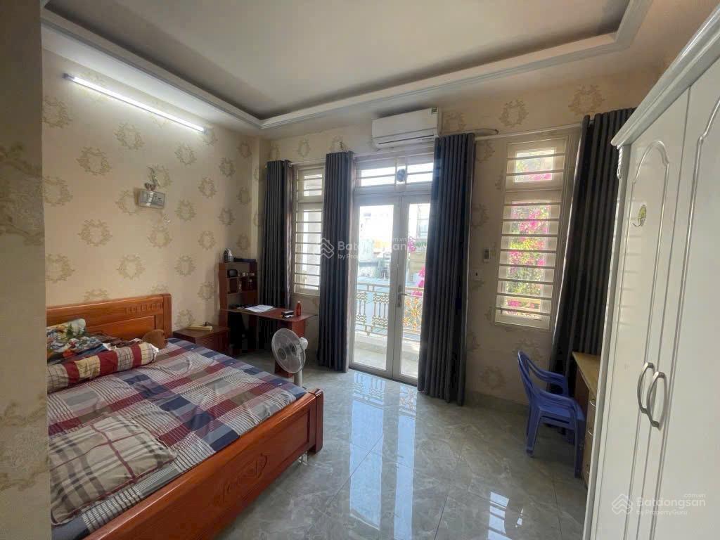 Nhà phố mới 4pn 5vs hẽm thông giá chỉ có 5,95 tỷ còn thương lượng chính chủ