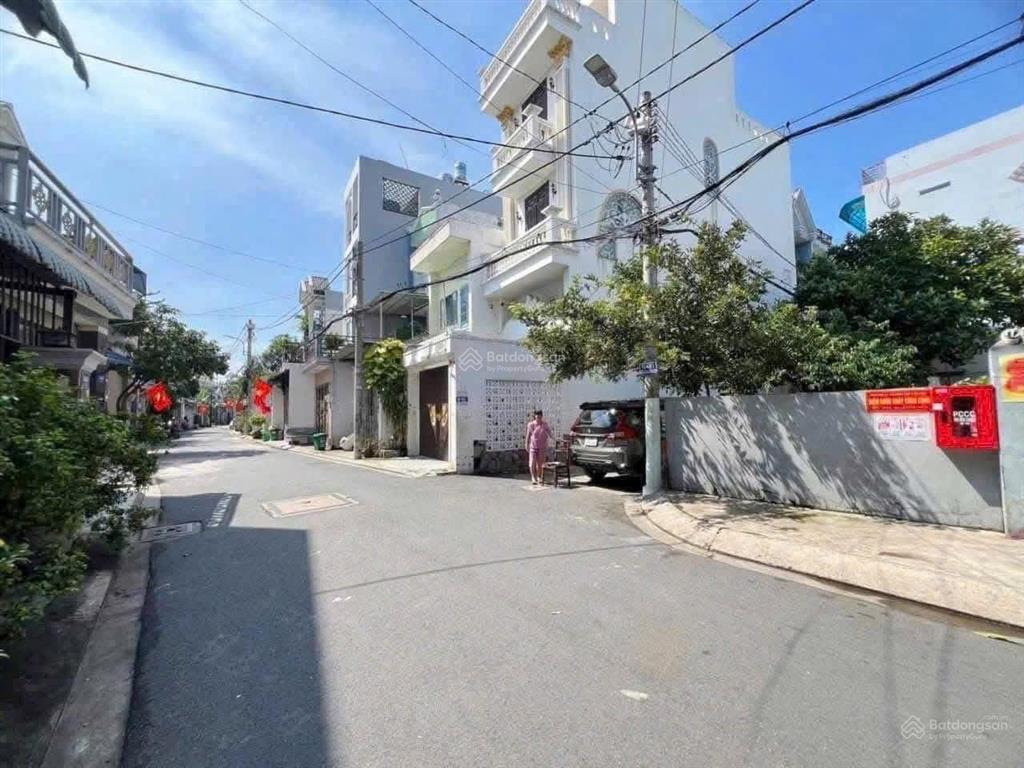 Bán lô đất góc hai mặt tiền xây tự do có thể kd buôn bán giá hời