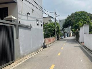 Trục chính, ngay cổng làng bắc hồng  oto đỗ cửa , đường 56m, 90 mét giá 9x ,