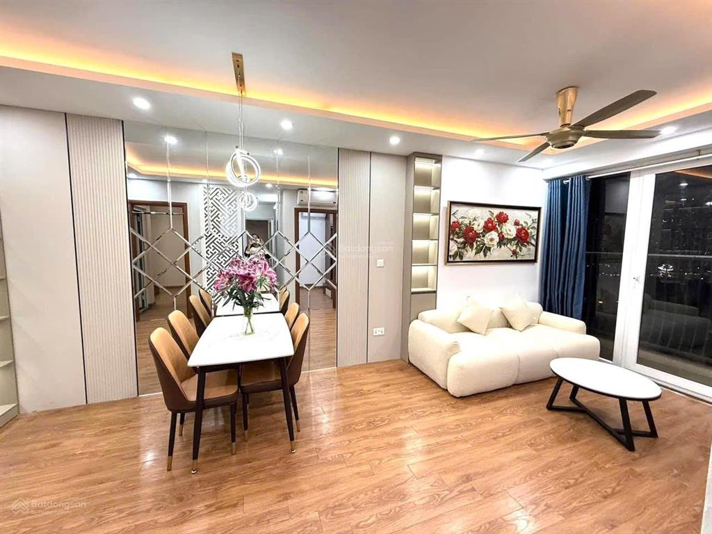 Chính chủ bán gấp căn 2n2vs toà gemek2 mặt đường lê trọng tấn, 66m2 sử dụng, sẵn sổ, nội thất full