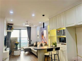 Chính chủ cần tiền giảm giá 100 triệu bán căn 69,9m2 toà thăng long capital hướng đông, có lot ô tô