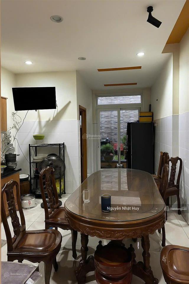 Bán nhà mặt tiền văn thân, ngang 4m8 dài 21m4, 5 tầng đẹp, chỉ 17 tỷ, q.6