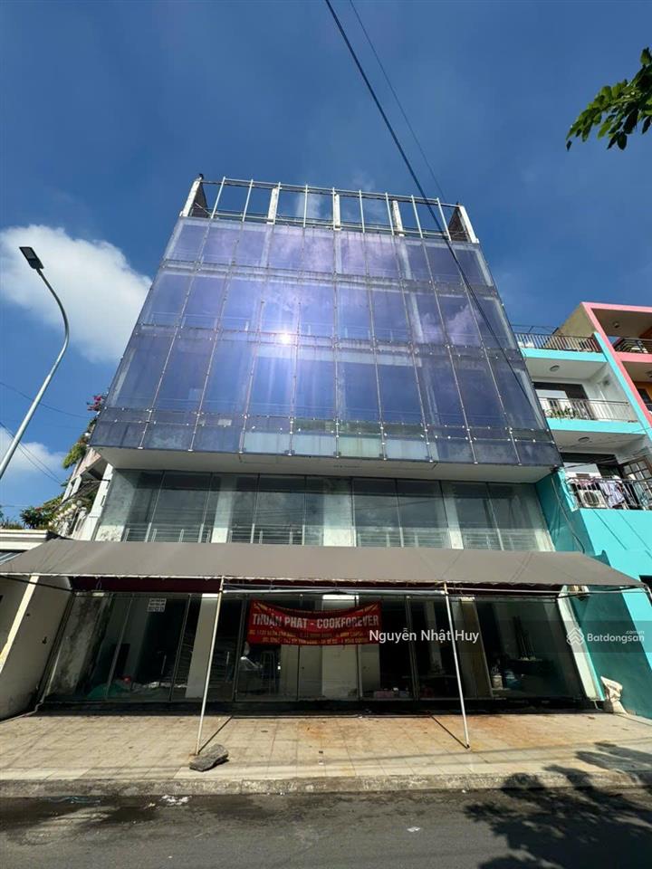 Bán nhà mặt tiền chợ lớn ngang 8m, dài 20, 3 lầu, chỉ 32 tỷ 9 tl, q. 6