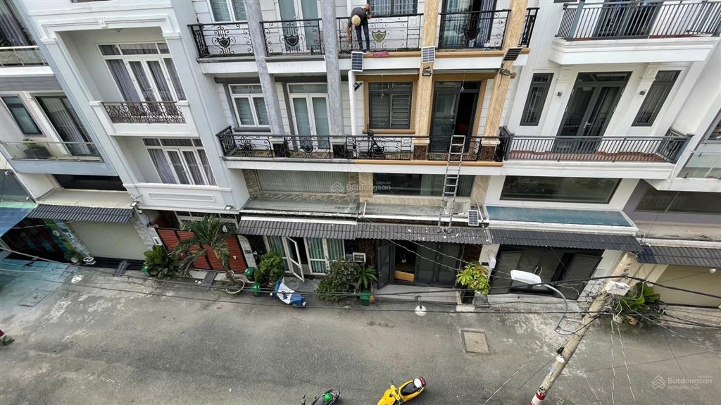 Bán nhà diện tích 51m2 (5*10,5) 1 trệt 1 lửng 3 lầu, xây lệt tầng. xe hơi ngủ trong nhà.