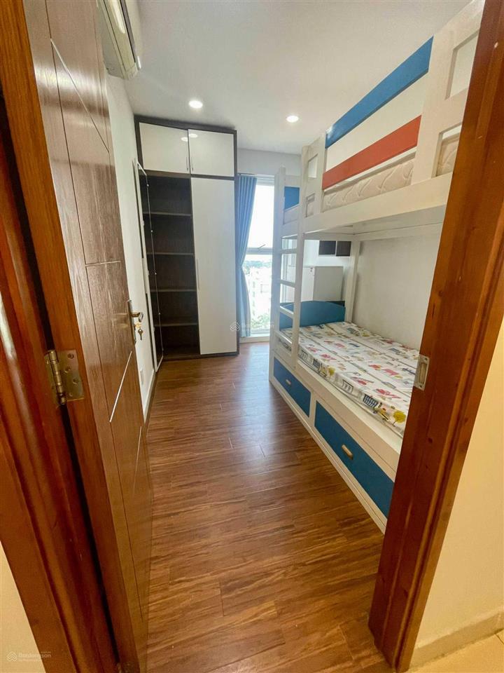 Bán căn hộ chung cư thủ thiêm sky. 2pn 2wc. giá 4.9ty , sổ hồng sang tên, full nội thất