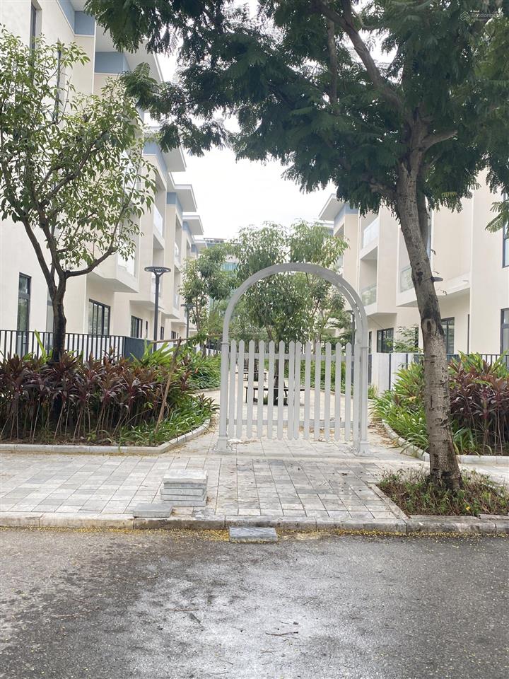 Chính chủ cần bán biệt thự vị trí đẹp gần công viên, cạnh góc, 2 mặt tiền đường, rẻ hơn cđt 3 tỷ