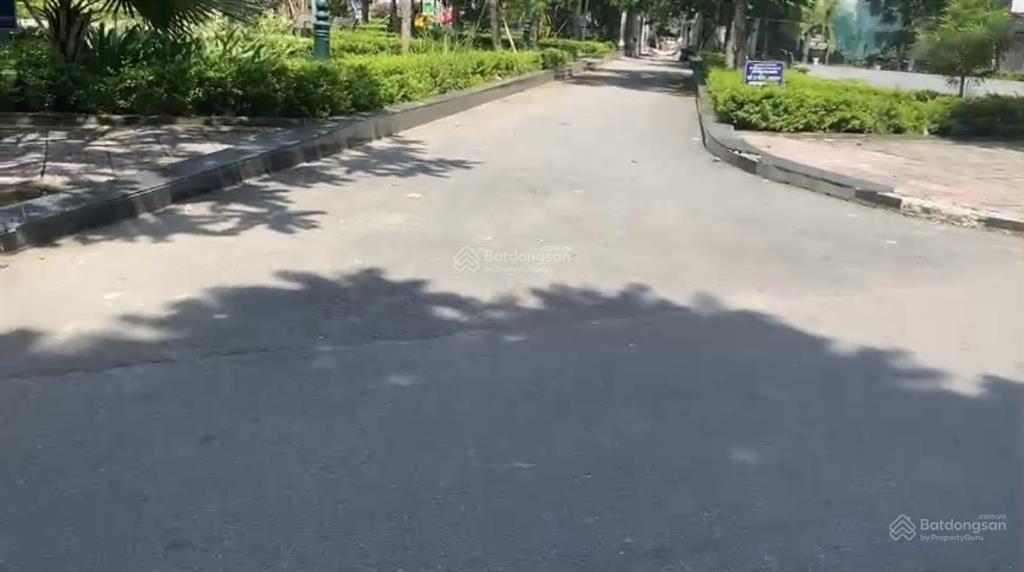 Bán 2 lô liền kề 70m2 và 74m2, sổ riêng, long biên, hà nội vị trí đẹp, gần công viên, 152tr/m2