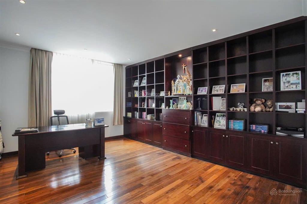 Biệt thự làng đại học khu ac , dt 10x25. hầm 1 trệt 3 lầu. dt sàn 750m2. giá40tr/th