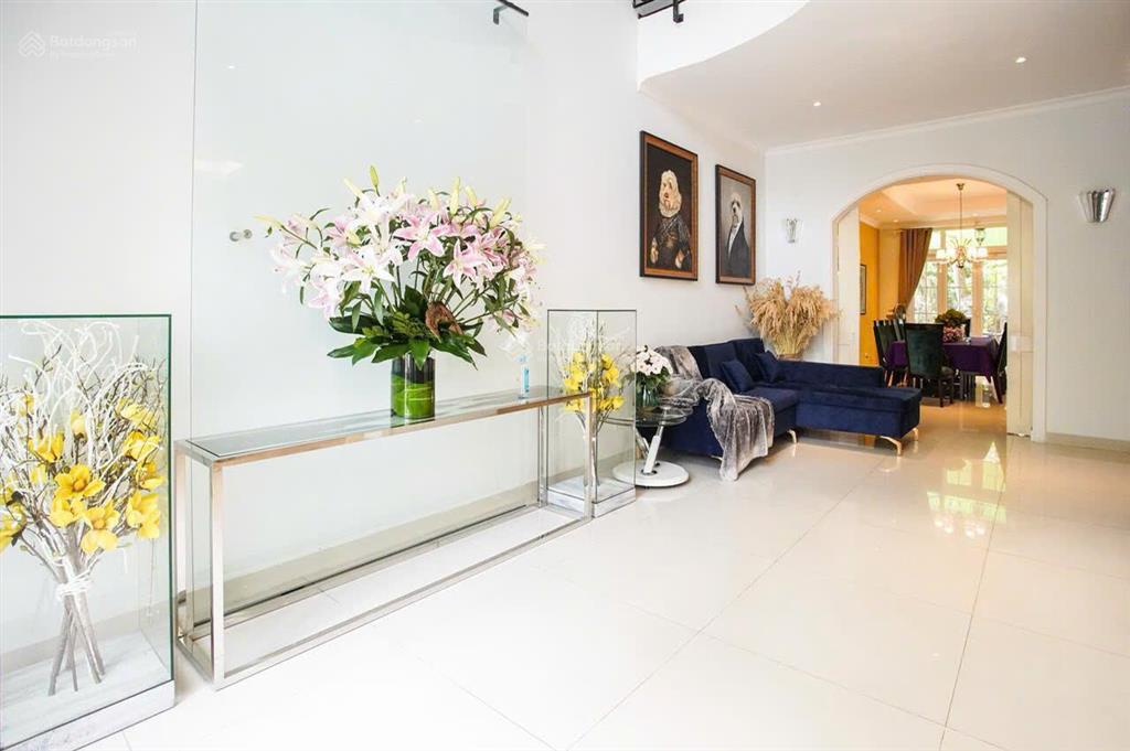 Biệt thự làng đại học khu ac , dt 10x25. hầm 1 trệt 3 lầu. dt sàn 750m2. giá40tr/th